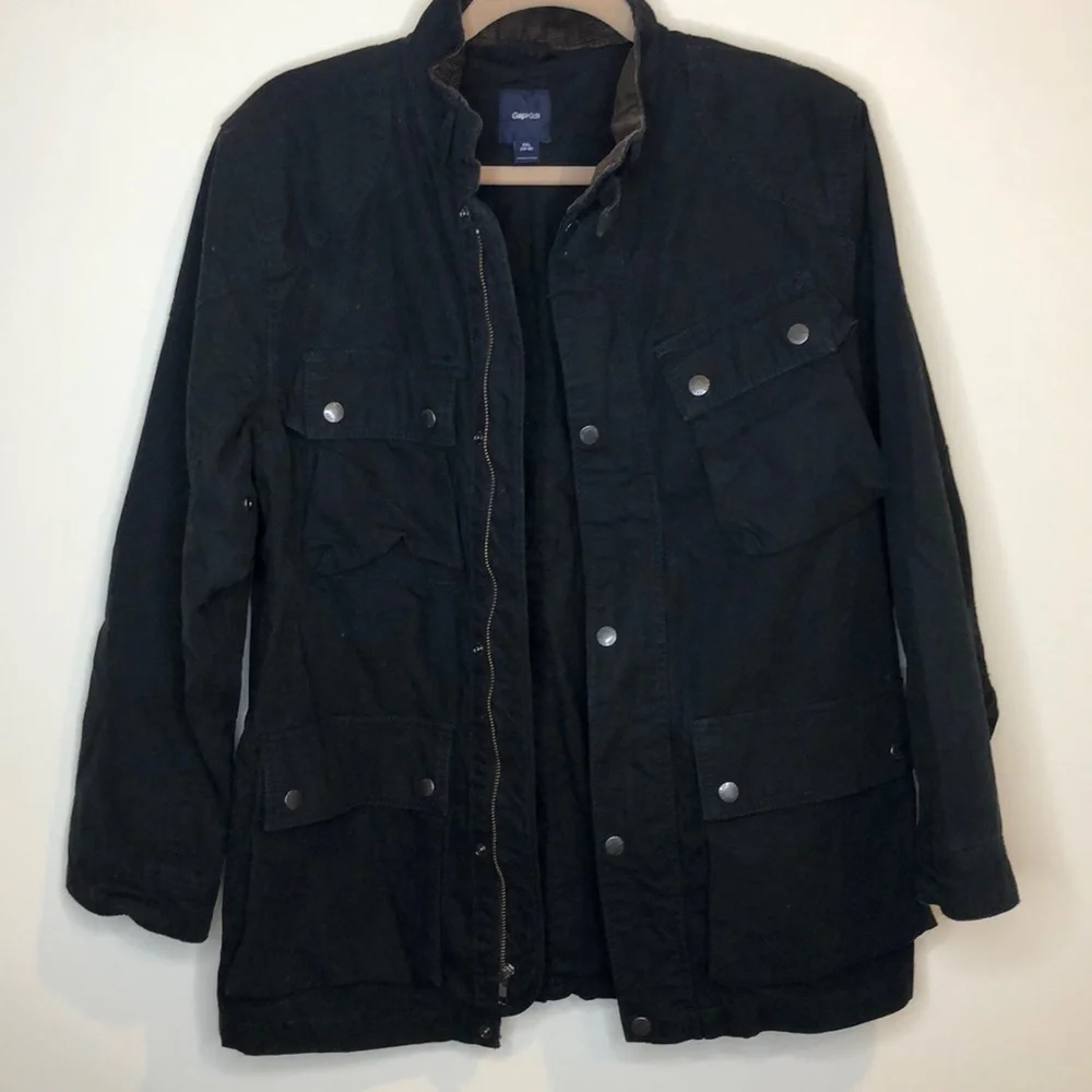 GAP black pockets zipper